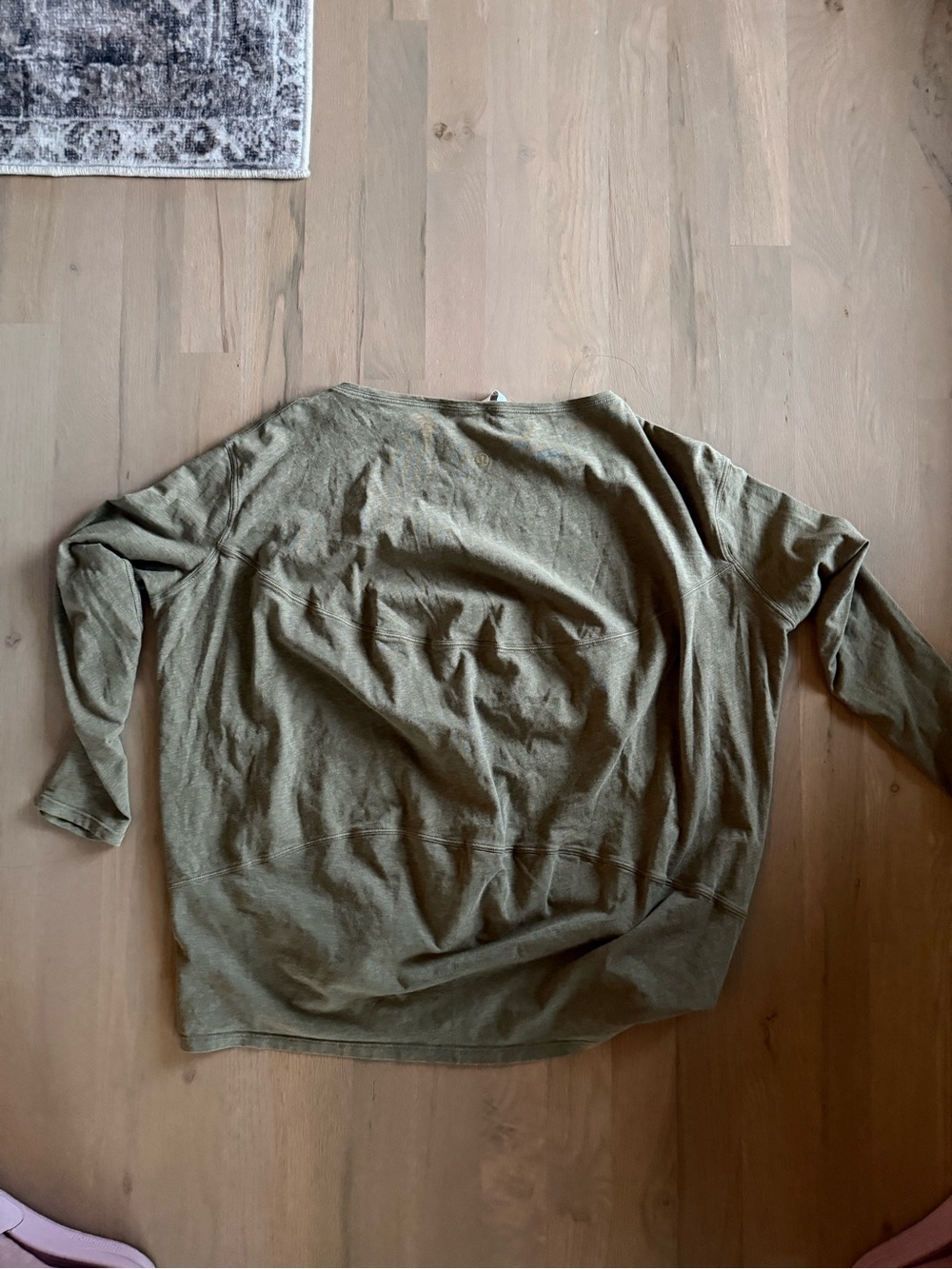 Lululemon back in action heathered Olive Green Long-Sleeve Shirt - Picture 2 of 3